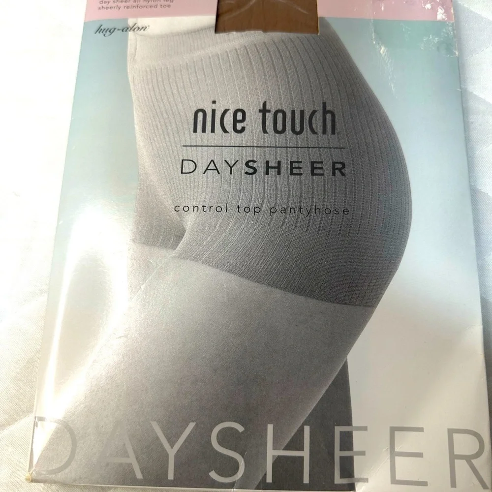 Nice Touch Control Top Reinforced Toe Day Sheer Pantyhose Hosiery Brown Size Reg